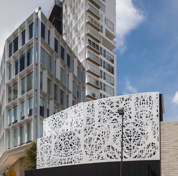 Celosía de metal para exterior