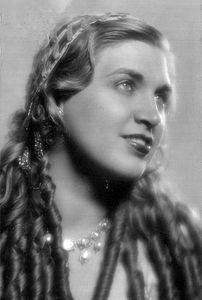 Della Benning, 1932. Album Manacchini [CC BY-SA 4.0]