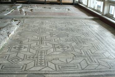 Large cross and box mosaic at Fishbourne Roman Palace