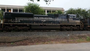 NS SD70ACe 1066, the New York Central Heritage Unit, pauses briefly before heading out on the 12R.