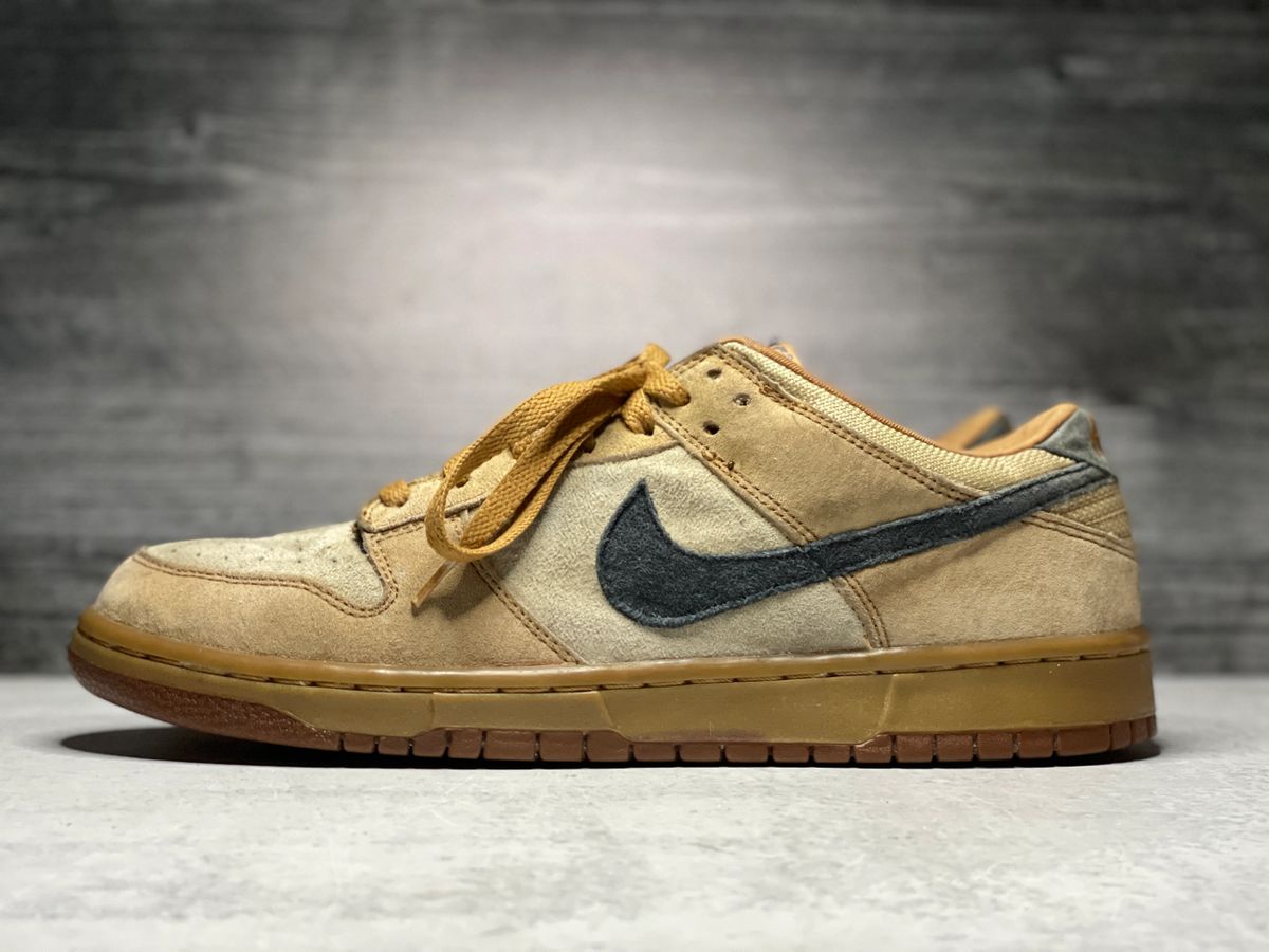 2003 Nike Dunk Low Pro Vegas Gold - Size 9.5US - 304714-741