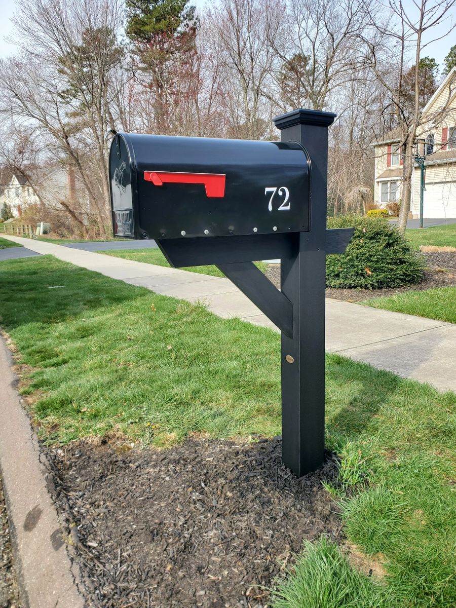 Highwood Hazleton Mailbox Post (Black) Polylumber post with
