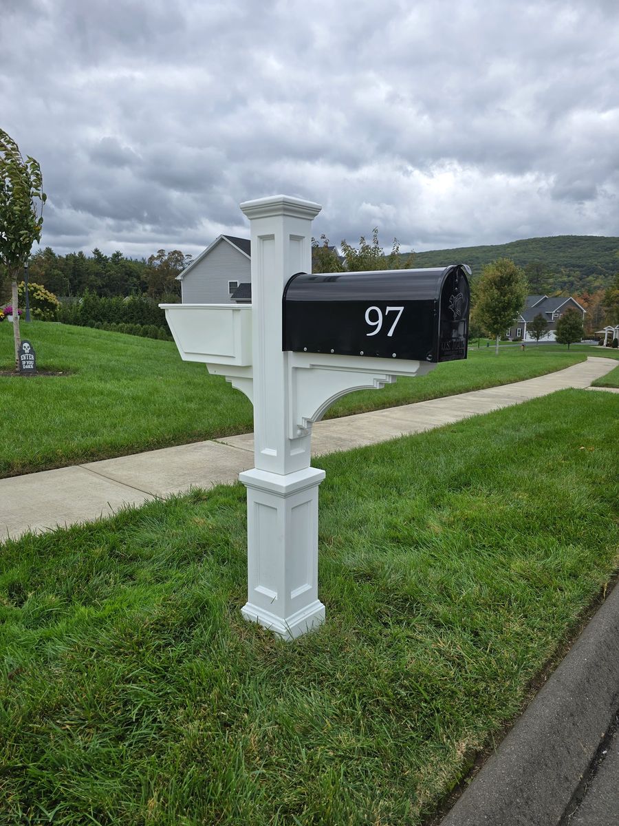 Westbrook Post - Poly sleeve post with flower box and installation ...