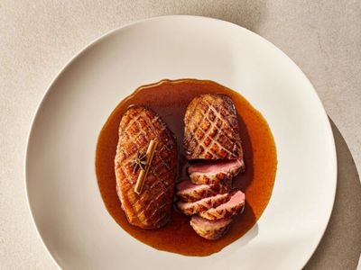 Assiette de magrets de canard cuisinés  à l'érable et aux 5 épices