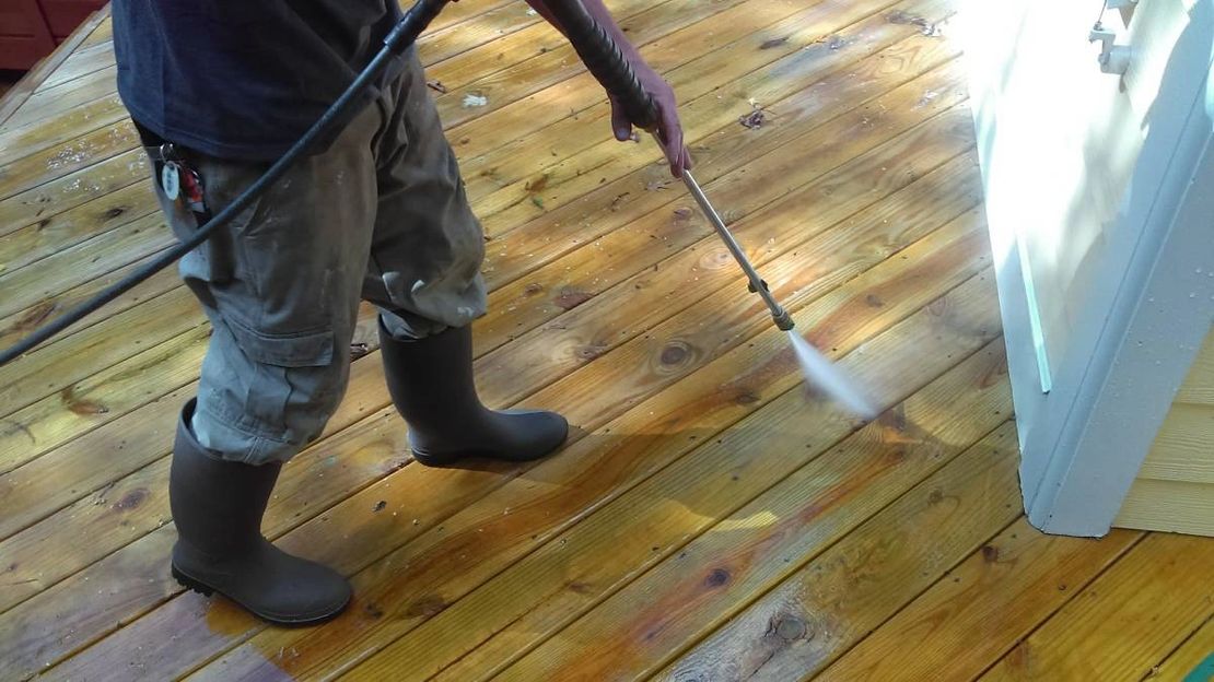 Beautiful Home and Deck Cleaning
