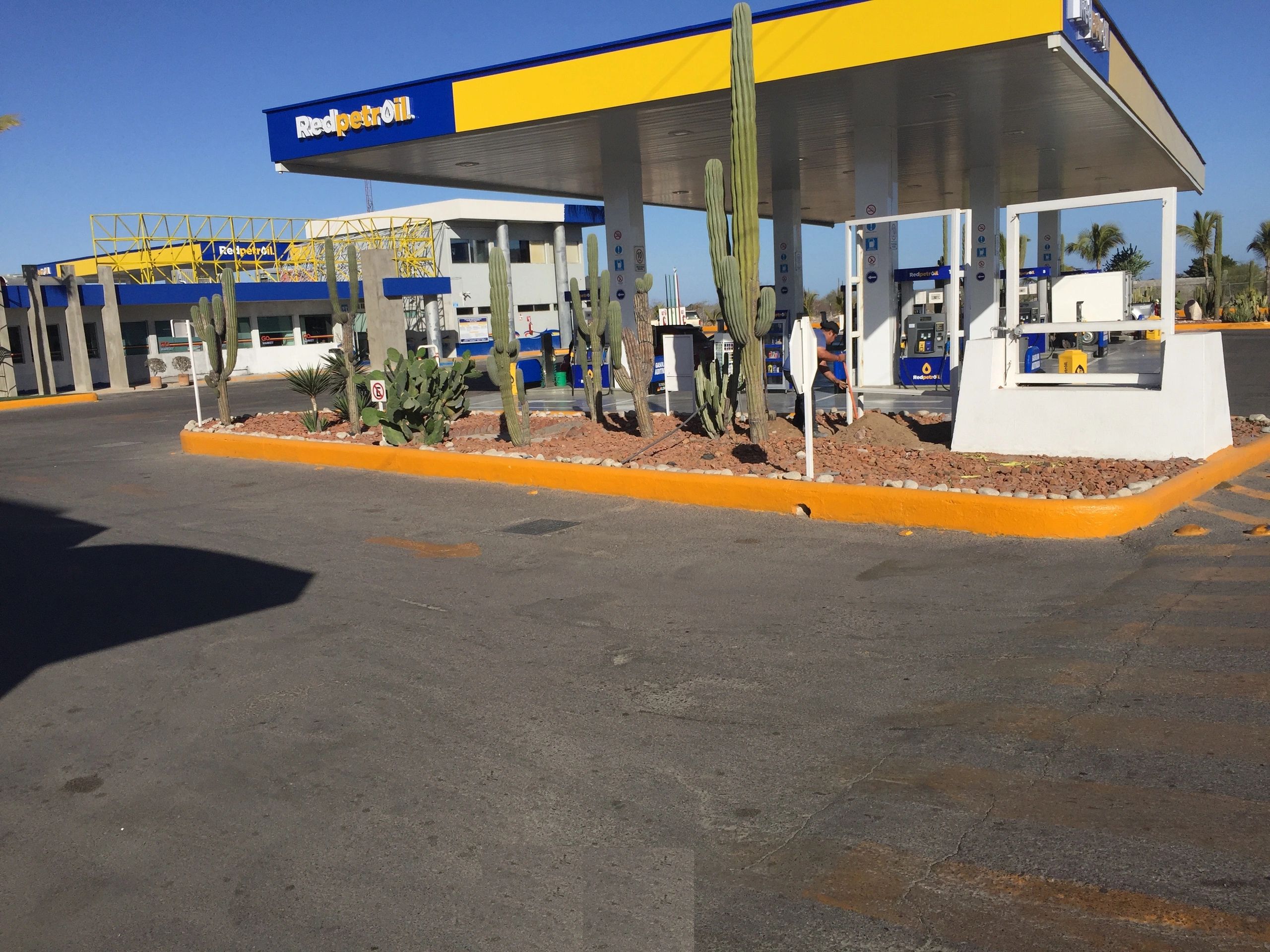 SERVICIO SANBA Gasolinera, Gas Station