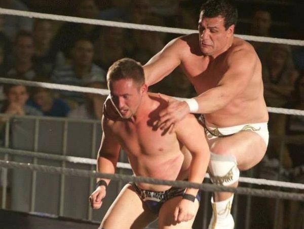 Shark vs Alberto Del Rio