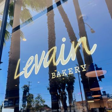 GOLD LEAF on Glass
Boston Gild
Hand Painted
SIGN PAINTER LA
Levain Venice
23K gold on glass