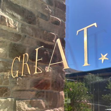 GOLD LEAF Glass
WATER GILDING
SIGN PAINTER LOS ANGELES
The Great Malibu
Los Angeles
23k gold surface