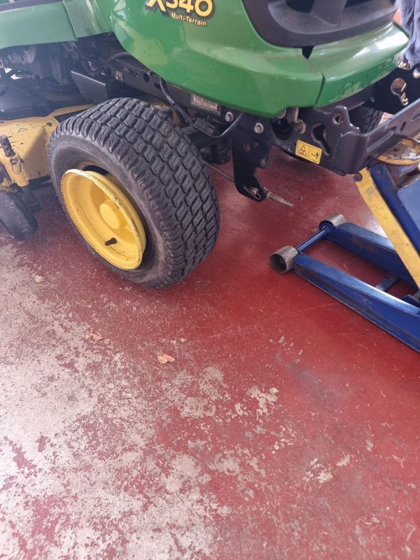 Mobile tyres 