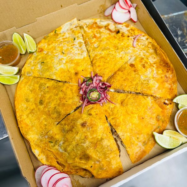 Birria Pizza-Dilla 