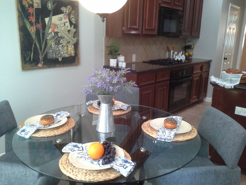 This unoccupied property had so much going for it but lacked some updates. Utilizing my staging it S