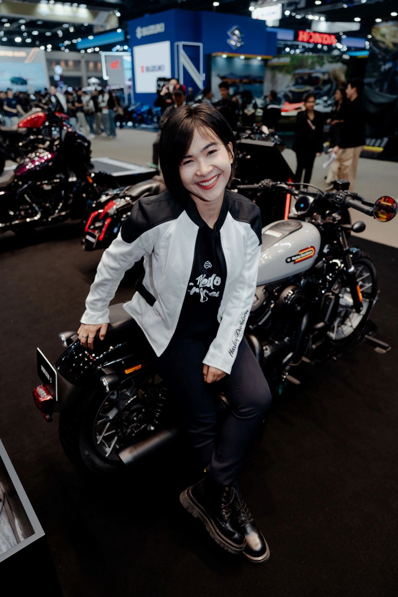 https://img1.wsimg.com/isteam/ip/e446863c-0f35-437c-afdb-b12ba8cf7544/K.Aunyong_Suphamart.jpg/:/rs=w:1280