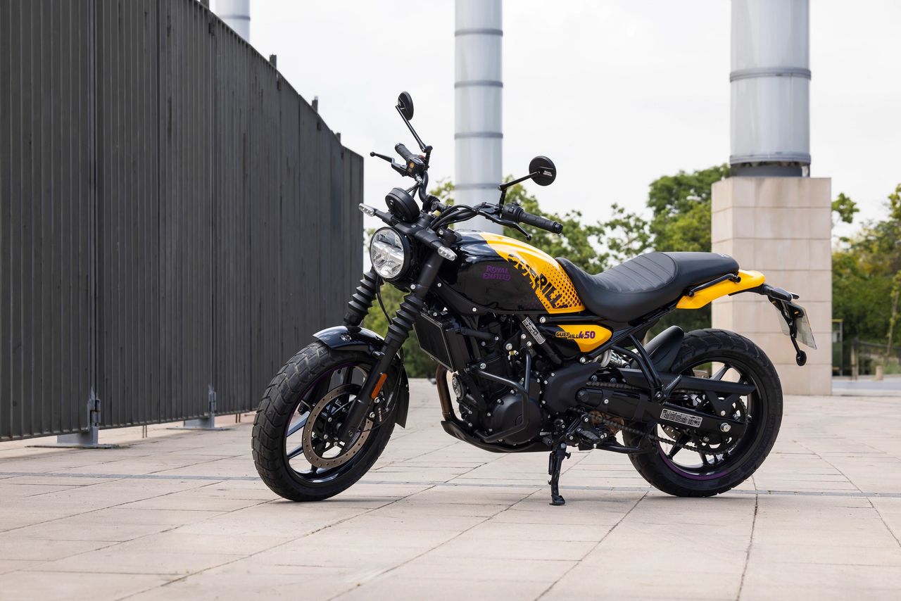 https://img1.wsimg.com/isteam/ip/e446863c-0f35-437c-afdb-b12ba8cf7544/Royal%20Enfield%20Guerrilla%20450_Yellow%20Ribbon(1)%20(.jpg/:/rs=w:1280