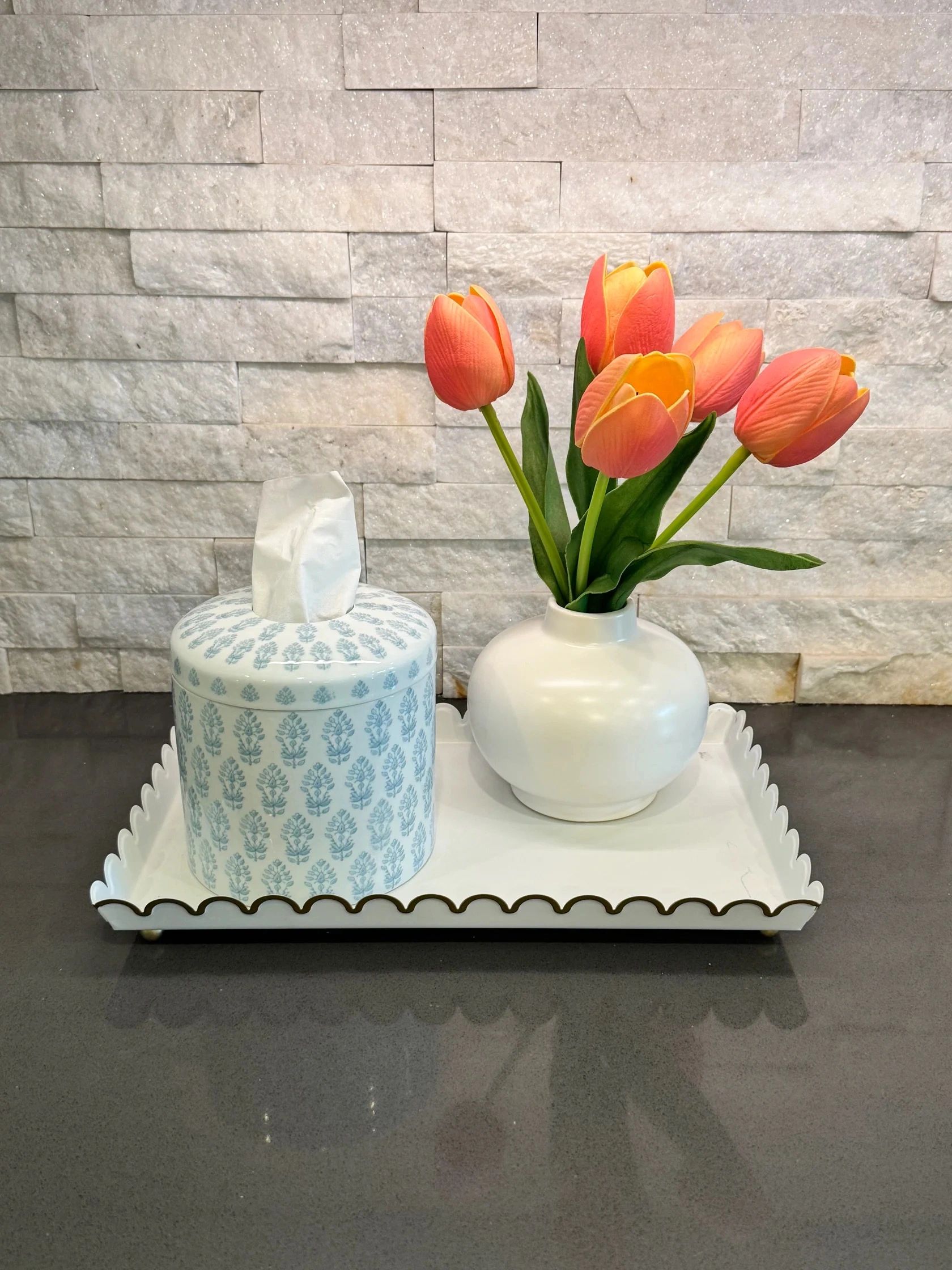 Eleanor Blue/White Tissue Vessel