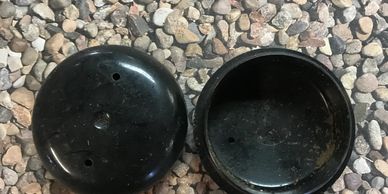 1 1/2" end cap for wrought iron. Black.