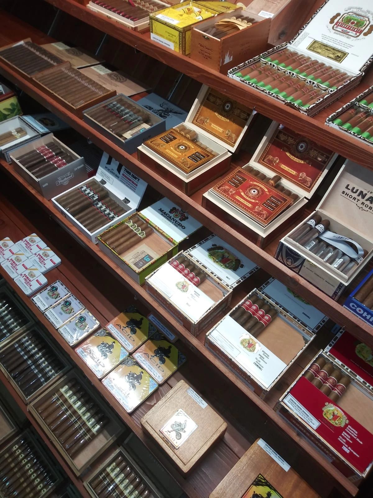 elfbar nachfüll pod läuft aus Smoke Shops in Clermont, Indiana