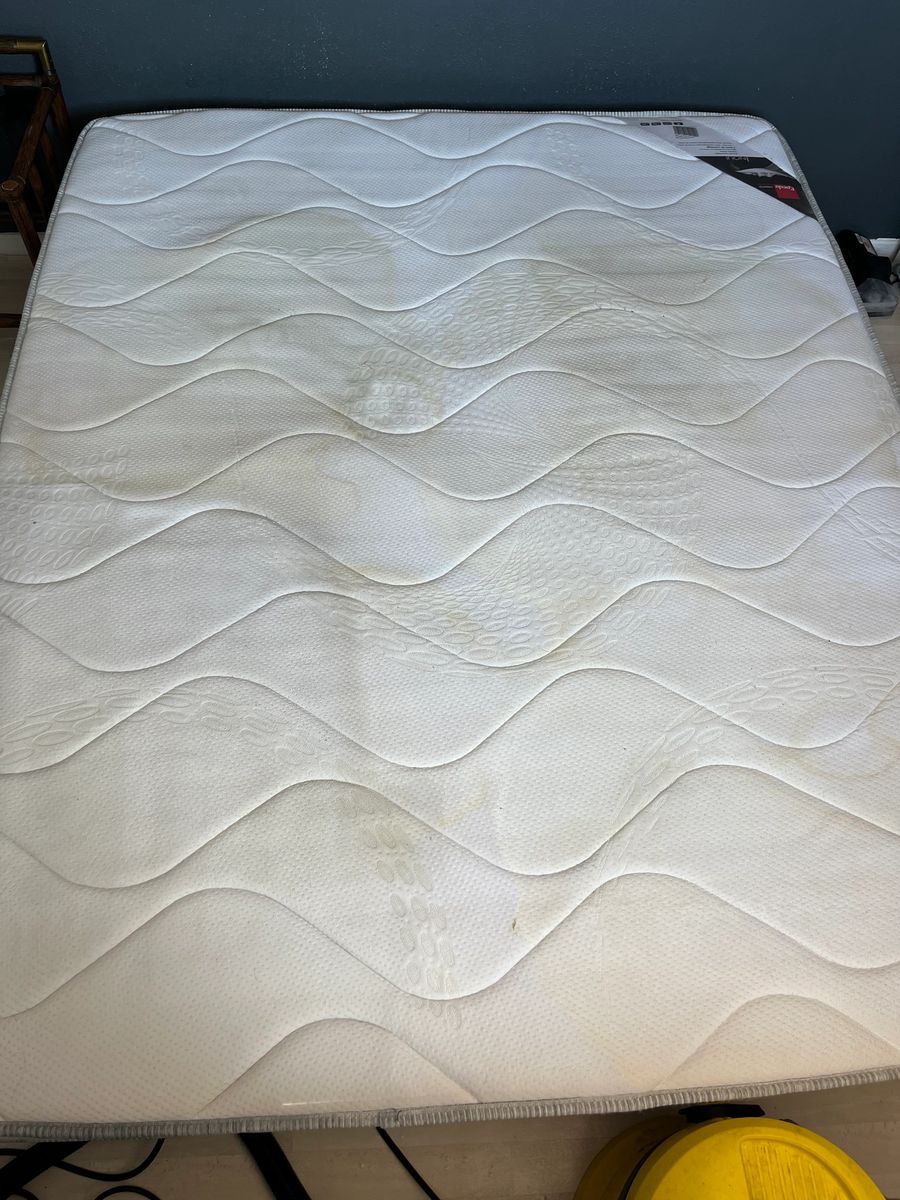 Matelas avant nettoyage