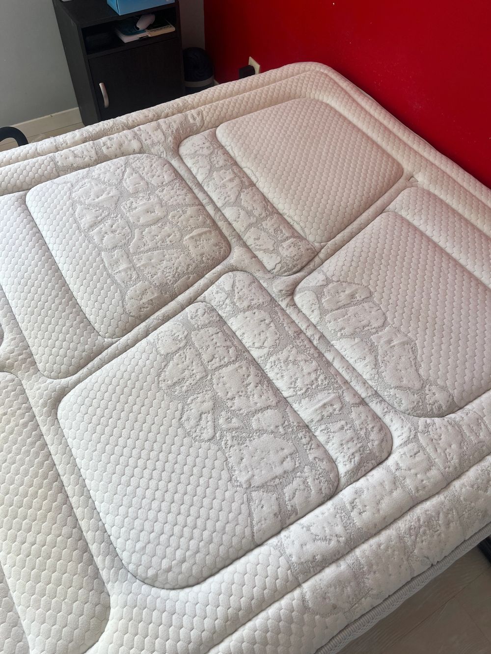 Matelas matelassé : détail — après nettoyage