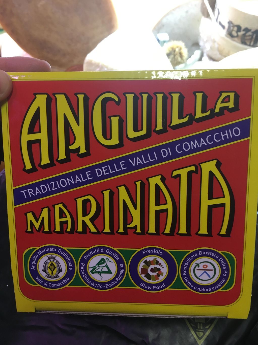 scatola contenente anguilla marinata tradizionale delle valli di comacchio presidio slow food