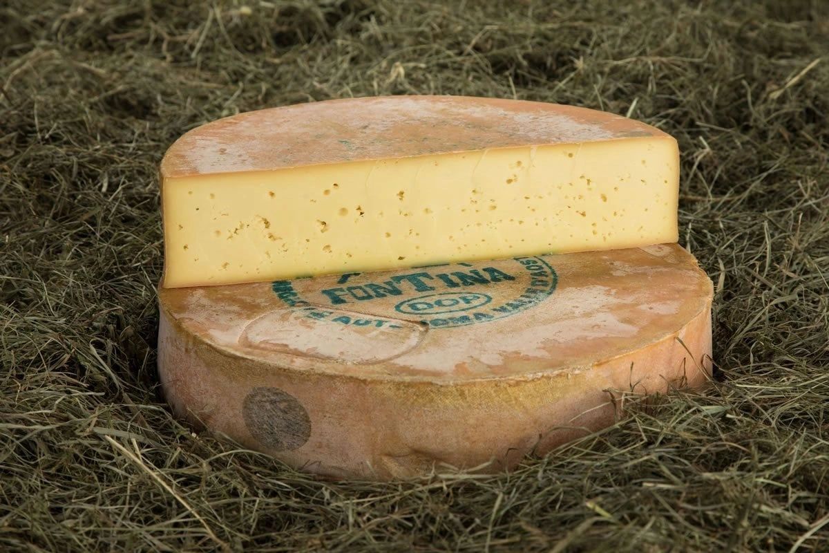 difference between asiago and fontina        <h3 class=