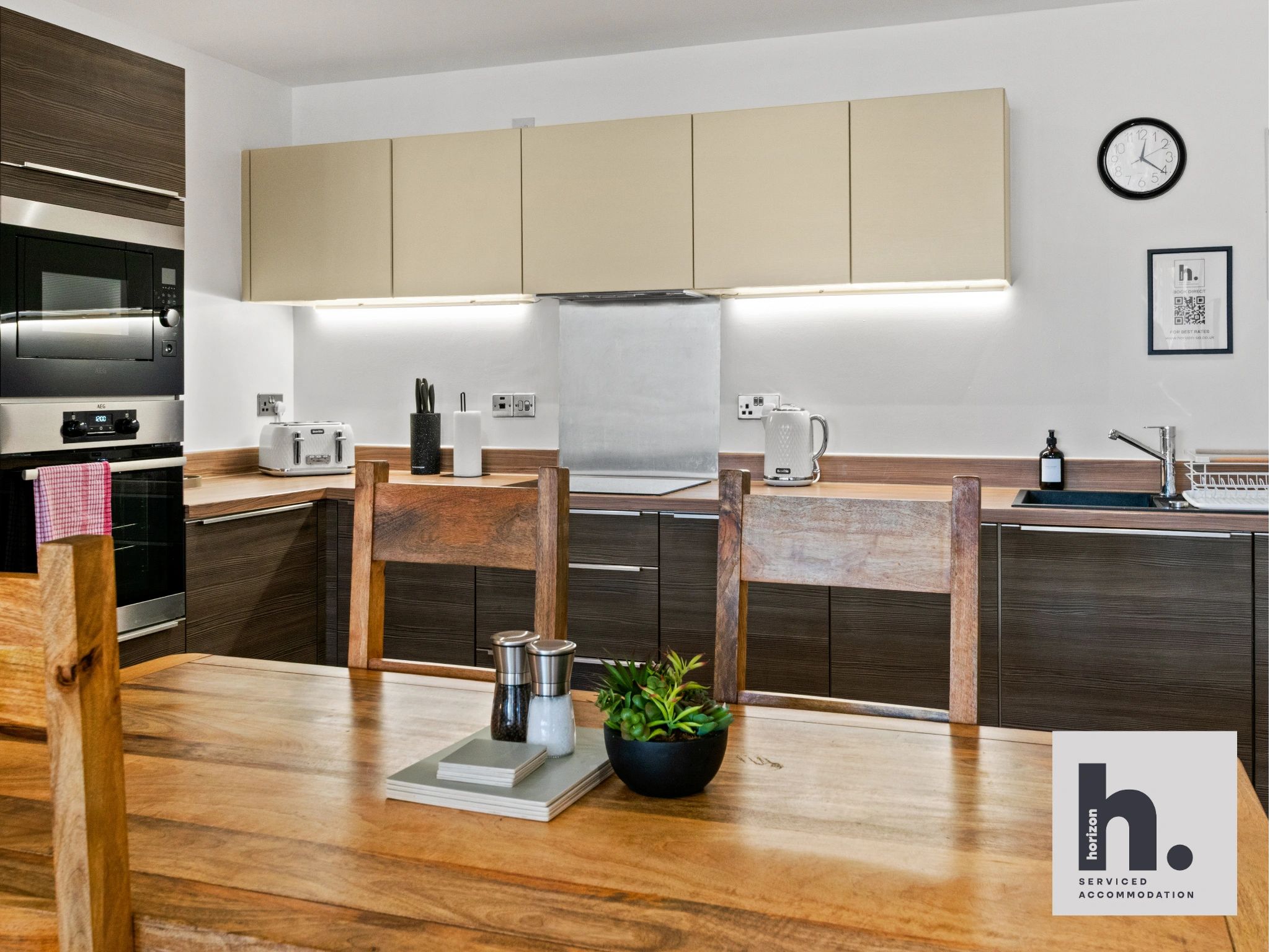 Kingston Wharf 2 Bedroom Apartment with Balcony photo 3