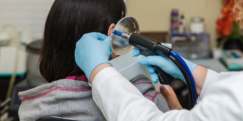 Evaluación y Lavado de Oídos