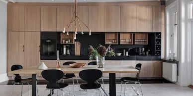 FRITZ HANSEN CHAIRS
丹麥家具
美學
極簡設計
線條精緻
木材
當代家具
頂級居家品牌