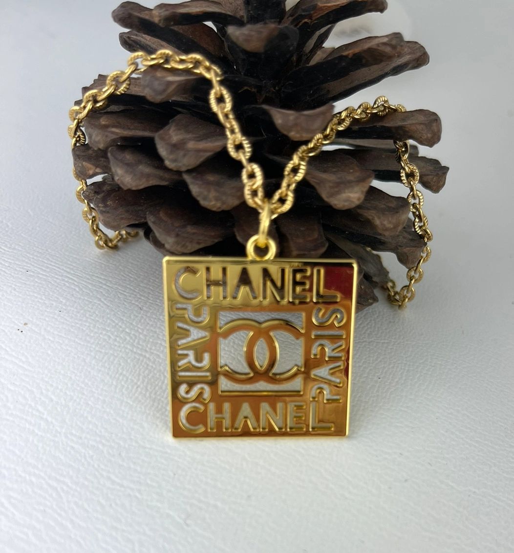 Chanel Silver Tone CC Zipper Pull/charm/pendant