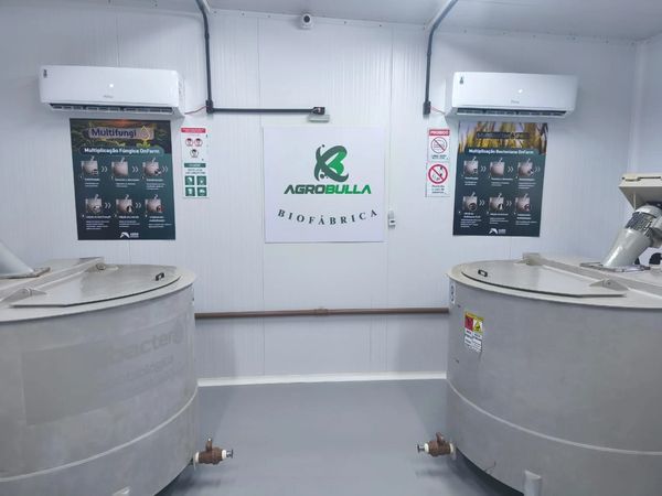 Biofabrica para produção bioinsumos e parceria com produtor.