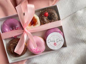 employee gift packs, employee logo on donuts