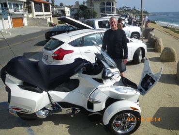 Customer show off his Sunshade and Spyder Pocket on his Can Am Spyder RT