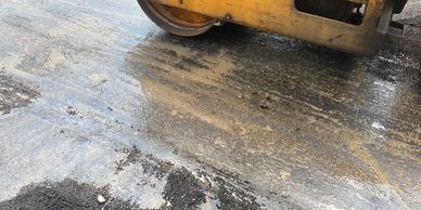 Asphalt rolling 