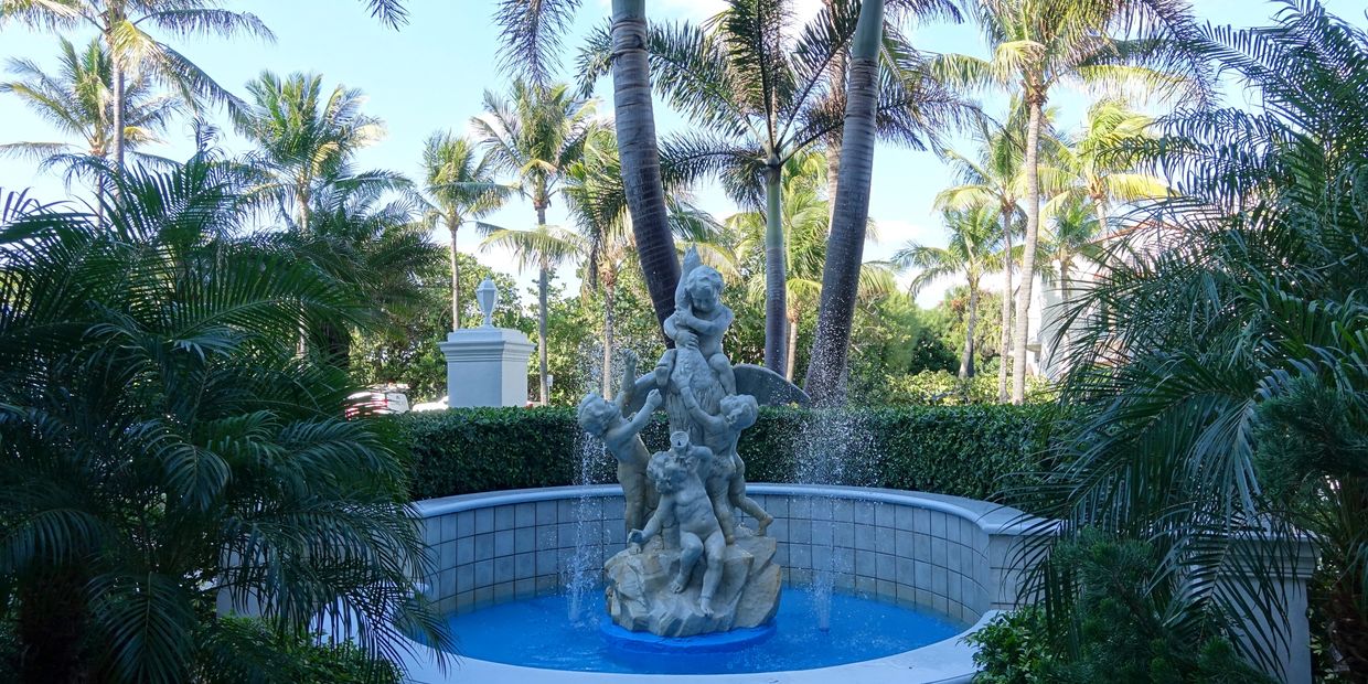 One Royal Palm, 100 Royal Palm Way, Palm Beach, luxury condos Palm Beach, condos near Worth Ave