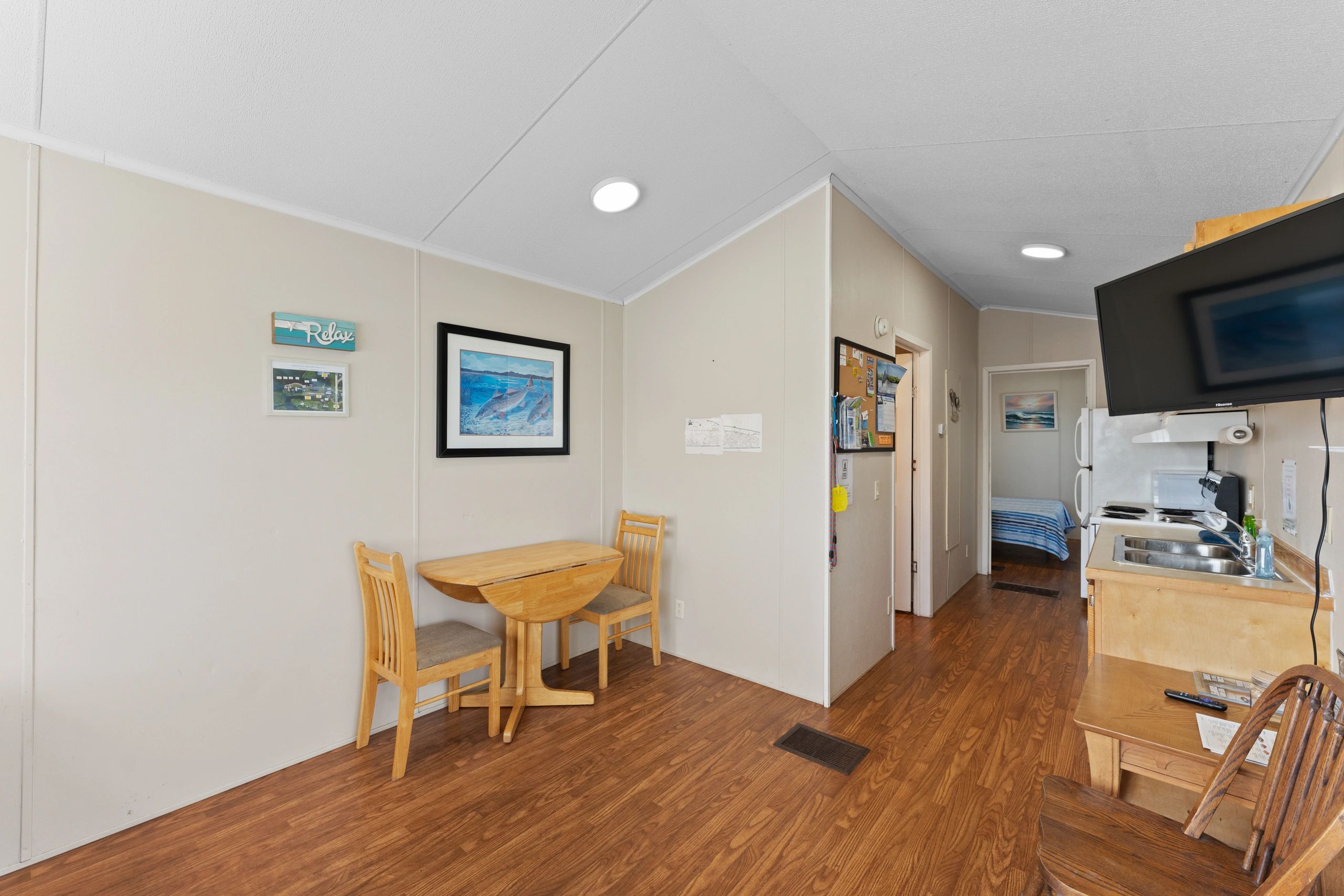 Red Fish cabin dining area