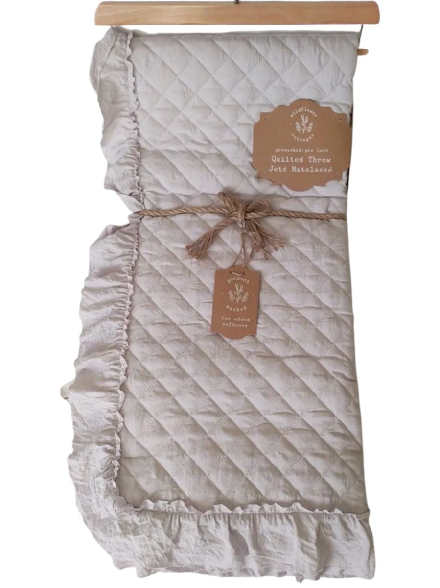 Wildflower cottages quilted throw hotsell