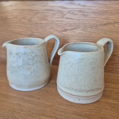 Set of jugs 