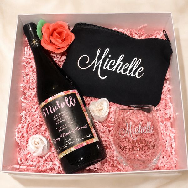 A maid of honour gift set with personalizations for Michelle.