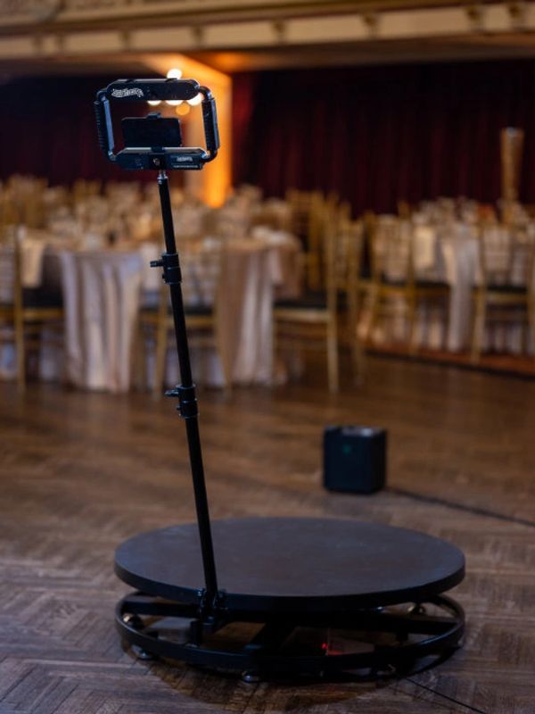 360 spinning video booth