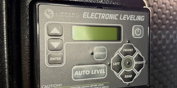 RV electronic leveling system with landing gear repair service in Des Moines - Central Iowa