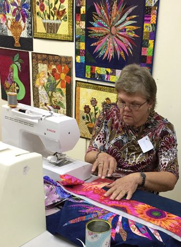 Machine Applique - Quilt with Joy.
Quilting teacher Joy Clark - free motion and traditional lessons