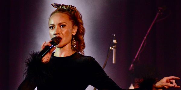 "For you I was a flame" - MALAINA Live "Iconic Members".