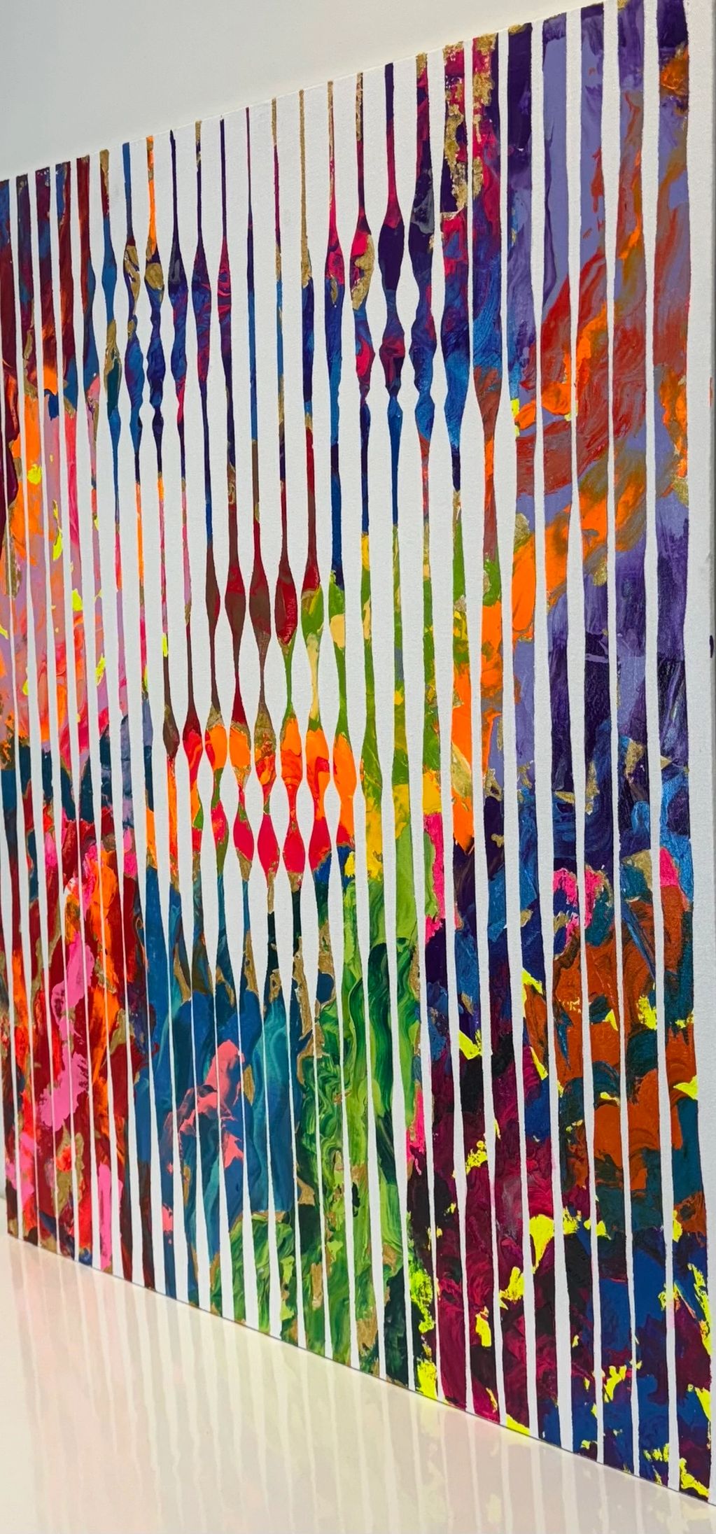 NEON KATTEY
AOC-NK243027
24*30 Acrylic on canvas
Hand painted with with 27 colourful strips
