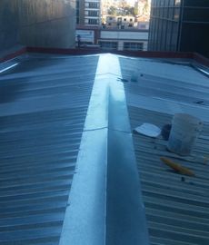 Remplazo de cubierta de bodega con lamina K-101 con aislante y acrílico.