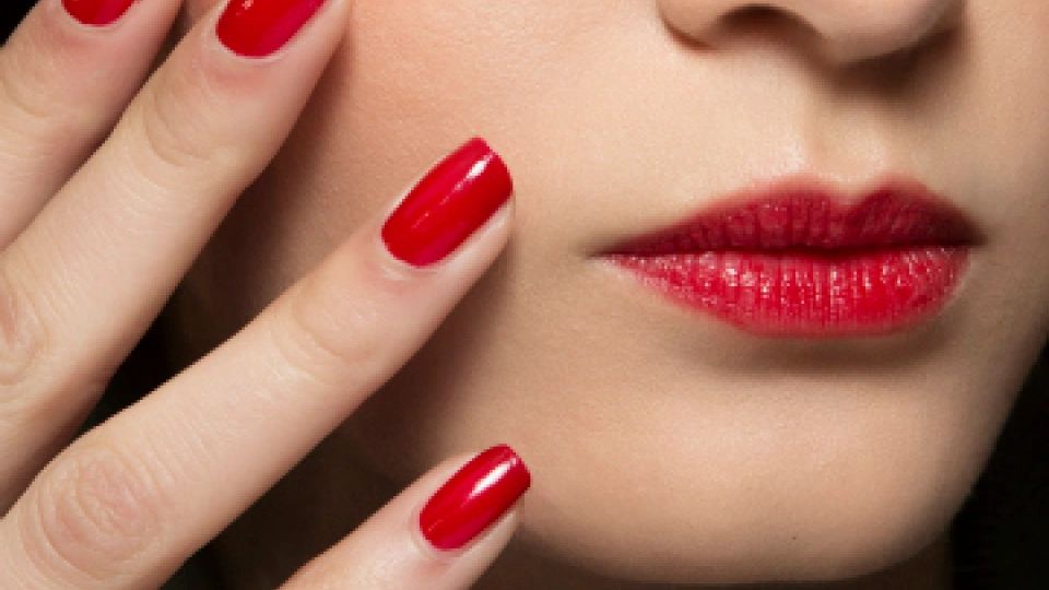 Red nails with diamonds designs to try - Sunkissed Nails