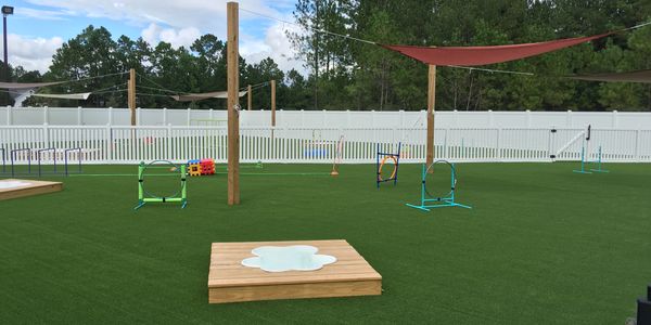 Myrtle Beach, SC dog park. Doggie Day Care. Artificial turf. Artificial lawn. Pet grass.