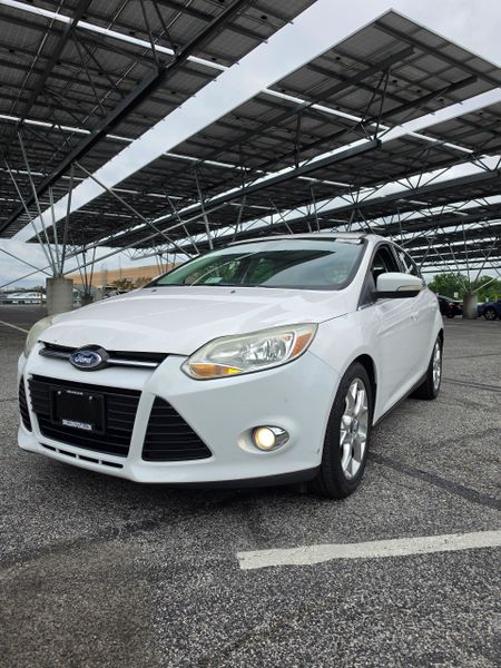 2012 Ford Focus 5 Door Hatch SEL's photo