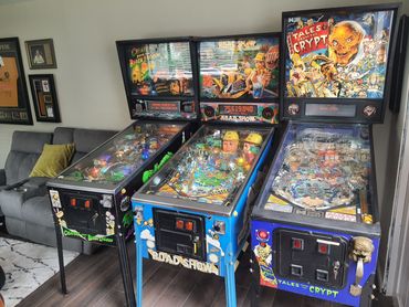 Pinball machines, Tales from the crypt, creature from the black lagoon, road show, game room