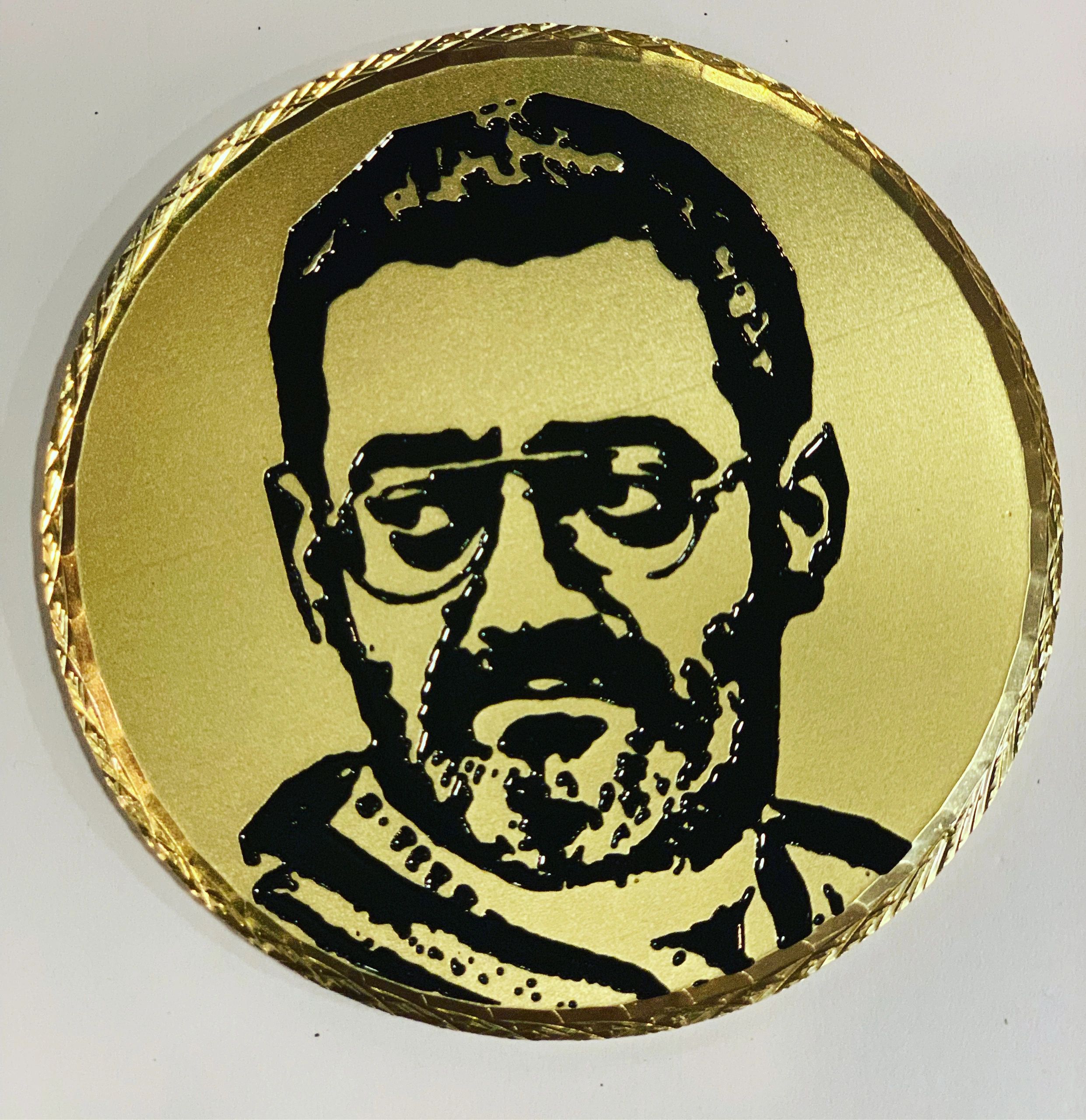 3mm gold plated 1 sided or double sided engraved colored design with diomand cut of edges ميدالية 3م