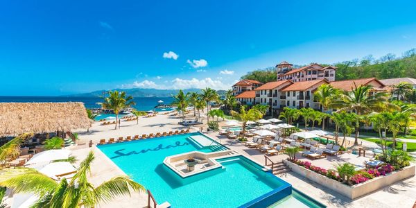 Sandals Grenada resort and pool